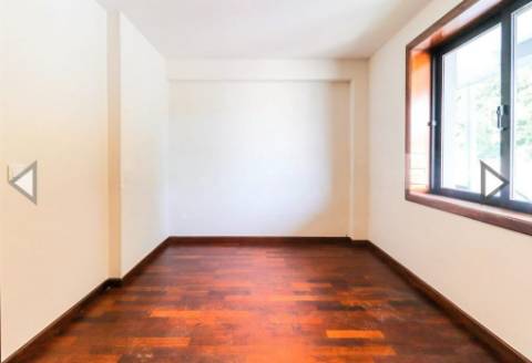 Apartamento T2 à Zona Industrial Portelinha