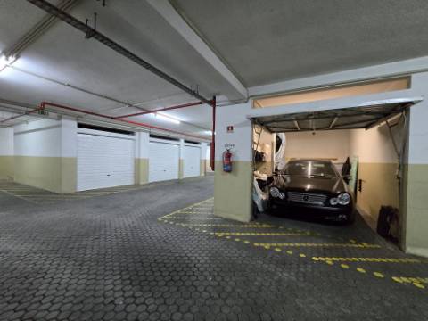T2 Próximo ao Metro | Garagem Box | Vilar de Andorinho