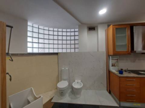 Loja de Rua Com Montra (121.50m2)