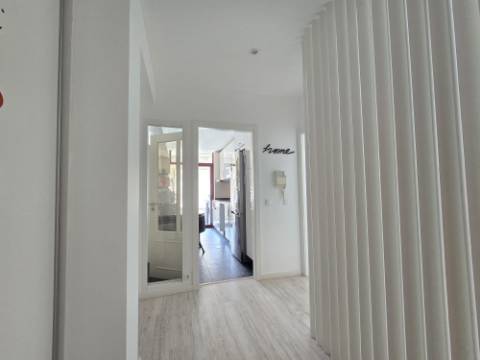 T2 Renovado | Lugar de Garagem | Valbom