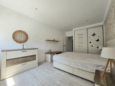 T2 Renovado | Lugar de Garagem | Valbom