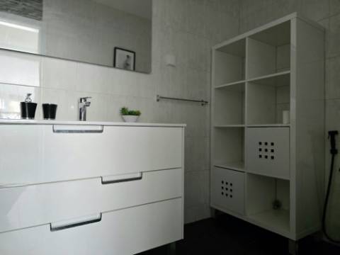 T2 Renovado | Lugar de Garagem | Valbom