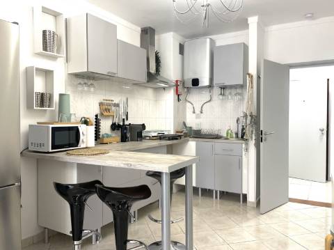 Venda - Apartamento T1 em Quarteira