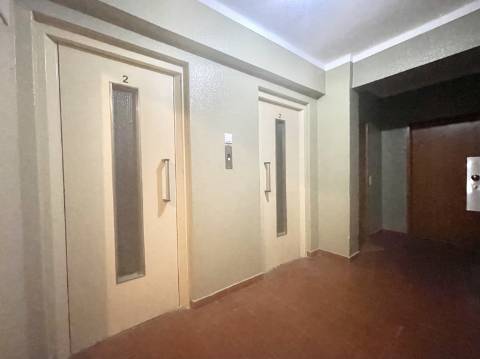 Venda - Apartamento T1 em Quarteira