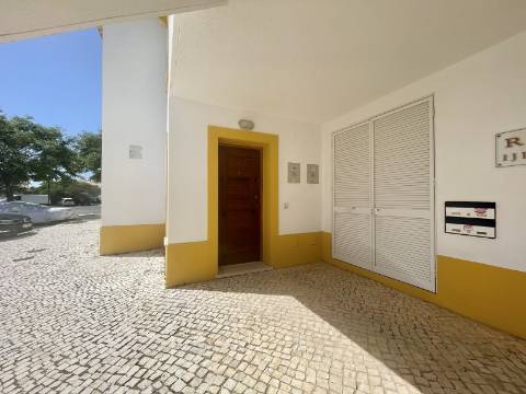 Venda - Apartamento T2 em Albufeira