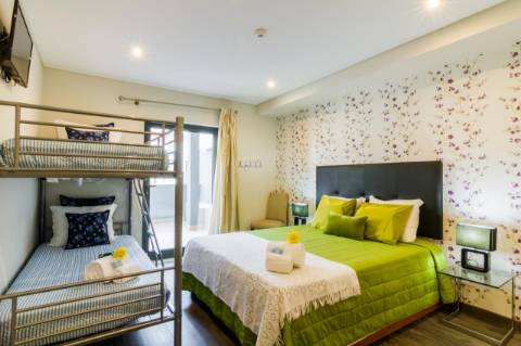 Hostel de 22 Quartos na Guia