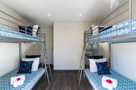 Hostel de 22 Quartos na Guia