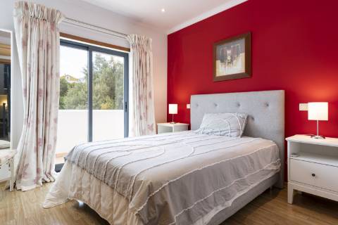 Moradia T4 com piscina - Boliqueime
