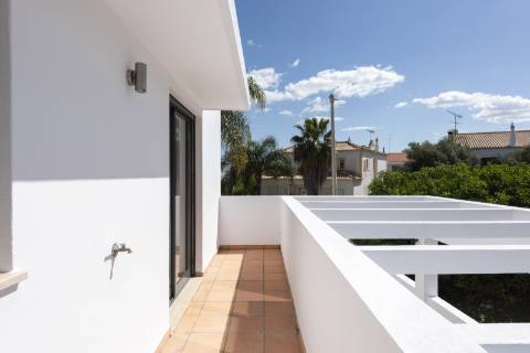 Moradia T4 com piscina - Boliqueime