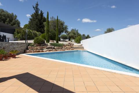 Moradia T4 com piscina - Boliqueime