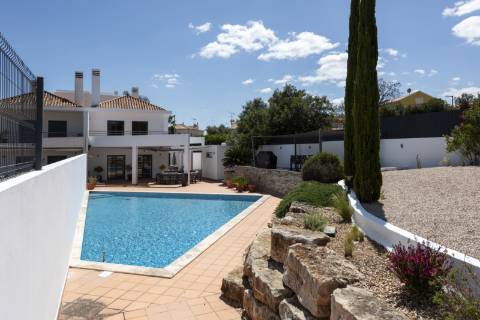 Moradia T4 com piscina - Boliqueime
