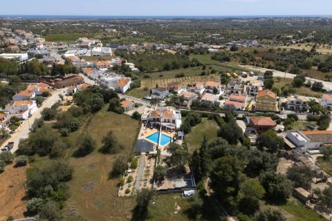 Moradia T4 com piscina - Boliqueime