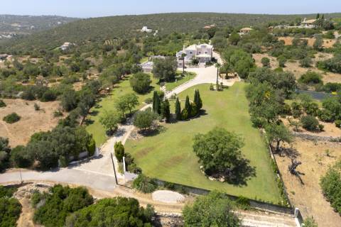 Moradia V5 - Vista Mar com Piscina e 12.710m² de Privacidade em Loulé