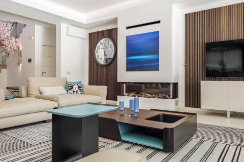 Moradia com piscina e vista para o golfe, num complexo prestigiado e seguro