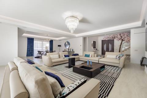 Moradia com piscina e vista para o golfe, num complexo prestigiado e seguro