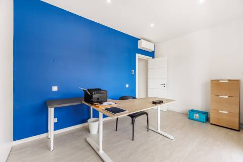 Moradia com piscina e vista para o golfe, num complexo prestigiado e seguro