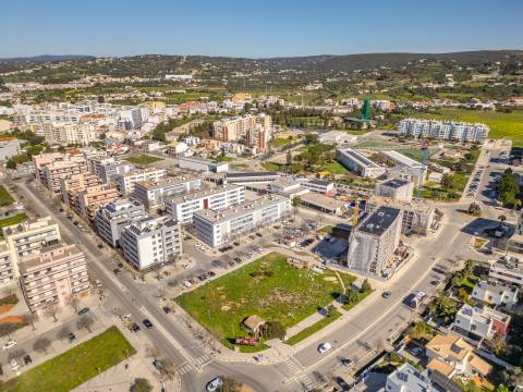 Terreno Urbano para Comércio ou Serviços - Loulé