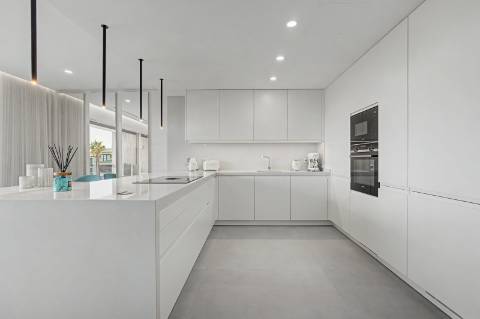 Novo apartamento T2 com acesso privado ao rooftop - Perto da praia, Quarteira