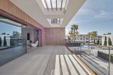 Novo apartamento T2 com acesso privado ao rooftop - Perto da praia, Quarteira