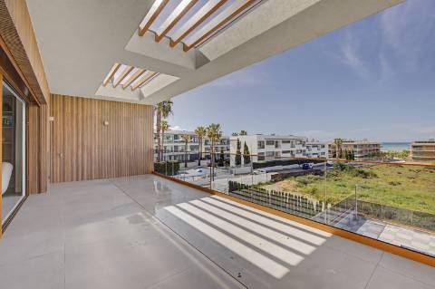 Novo apartamento T2 com acesso privado ao rooftop - Perto da praia, Quarteira