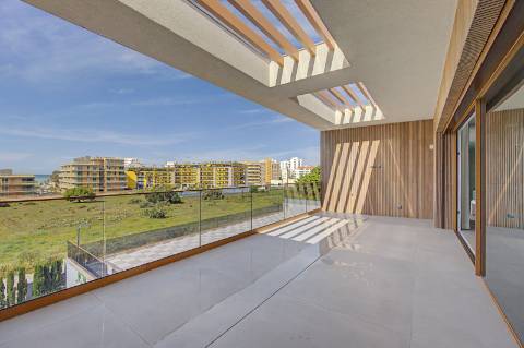 Novo apartamento T2 com acesso privado ao rooftop - Perto da praia, Quarteira