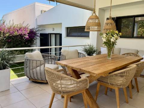 Moradia com 3 quartos, em residência exclusiva, com piscina e jardim, em Vale Judeu