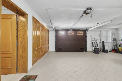 Prestigiada Moradia Familiar T5 - Coração do Golfe de Vila Sol
