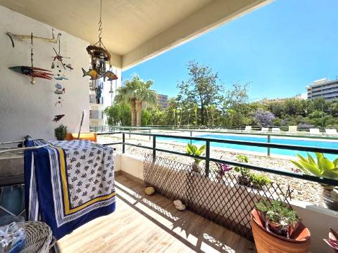 Fantástico Apartamento T1+1 com Terraço na Marina de Vilamoura