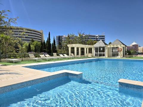 Fantástico Apartamento T1+1 com Terraço na Marina de Vilamoura