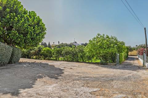 Moradia T3 com dois anexos independentes - Luz de Tavira