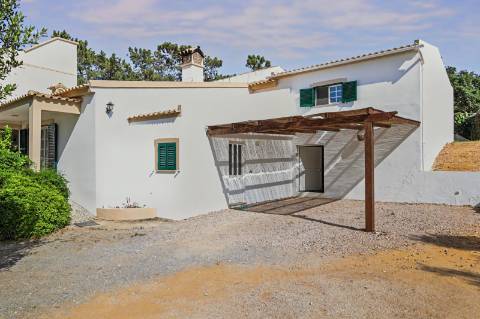 Moradia T3 com dois anexos independentes - Luz de Tavira