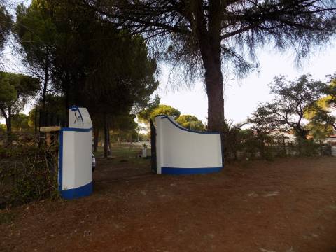 Terreno (tem um T0)