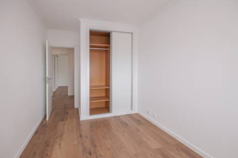 Moradia T3 +1 com garagem box e terraço na Ericeira a 10 mn a pé da praia
