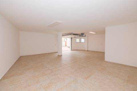 Moradia T3 +1 com garagem box e terraço na Ericeira a 10 mn a pé da praia

