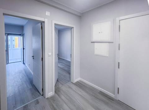 Apartamento T2 no Centro de Oeiras - Totalmente Remodelado