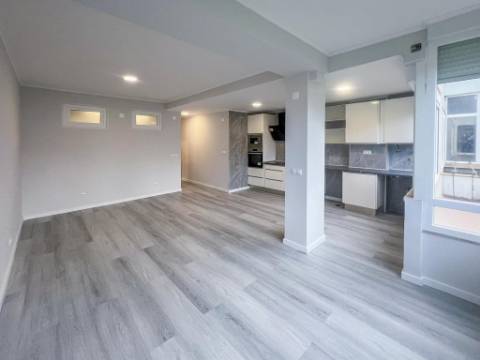 Apartamento T2 no Centro de Oeiras - Totalmente Remodelado