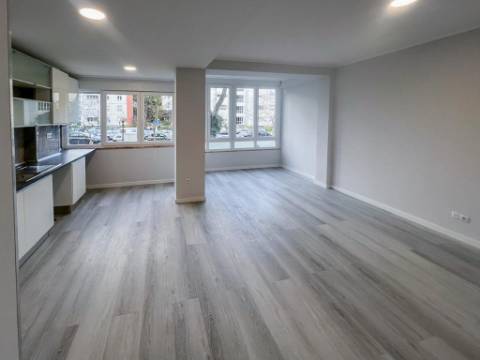 Apartamento T2 no Centro de Oeiras - Totalmente Remodelado