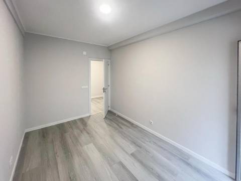 Apartamento T2 no Centro de Oeiras - Totalmente Remodelado