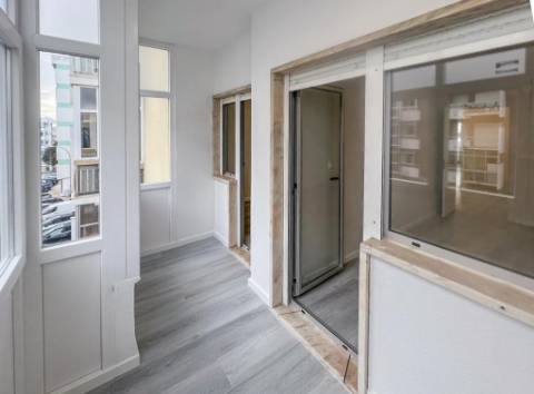 Apartamento T2 no Centro de Oeiras - Totalmente Remodelado