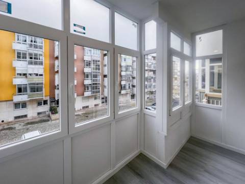 Apartamento T2 no Centro de Oeiras - Totalmente Remodelado