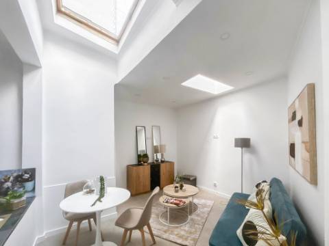 Apartamento T3 Remodelado à Venda na Penha de França, Lisboa