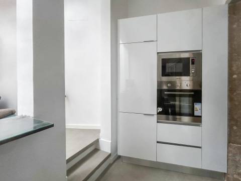 Apartamento T3 Remodelado à Venda na Penha de França, Lisboa