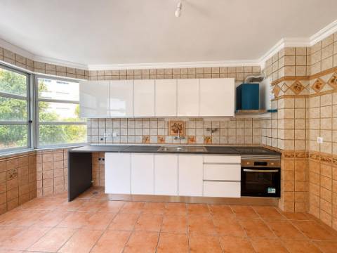 T3 para Venda na Tapada das Mercês, Sintra, junto à Estação