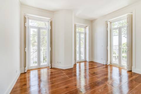 Para Venda | Apartamento T4 | Estoril