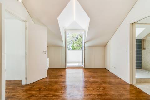 Para Venda | Apartamento T4 | Estoril