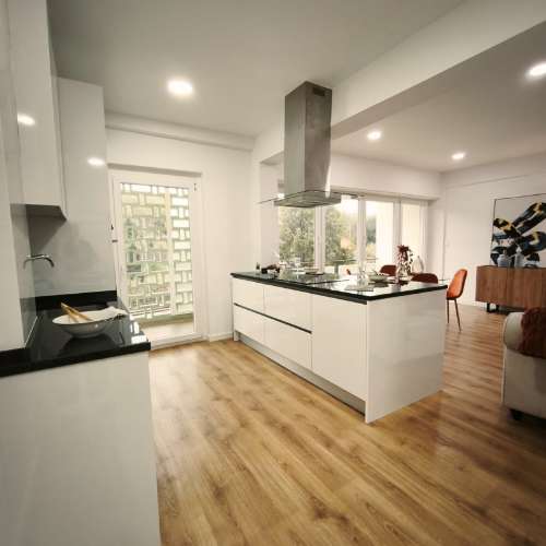 Espaçoso Apartamento de 3 Frentes com Varanda Panorâmica em Benfica a 7 minutos a pé do Centro Comercial Colombo