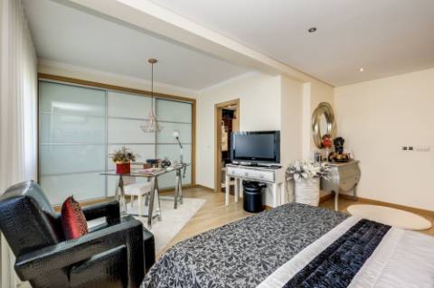 EXCENENTE DUPLEX COM GARAGEM BOX E DOIS TERAÇOSNA URBANIZAÇÃO VARANDAS DO MONTIJO