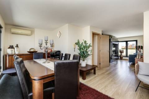 EXCENENTE DUPLEX COM GARAGEM BOX E DOIS TERAÇOSNA URBANIZAÇÃO VARANDAS DO MONTIJO
