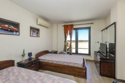 EXCENENTE DUPLEX COM GARAGEM BOX E DOIS TERAÇOSNA URBANIZAÇÃO VARANDAS DO MONTIJO
