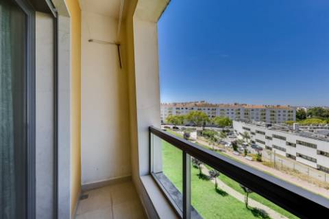 EXCENENTE DUPLEX COM GARAGEM BOX E DOIS TERAÇOSNA URBANIZAÇÃO VARANDAS DO MONTIJO